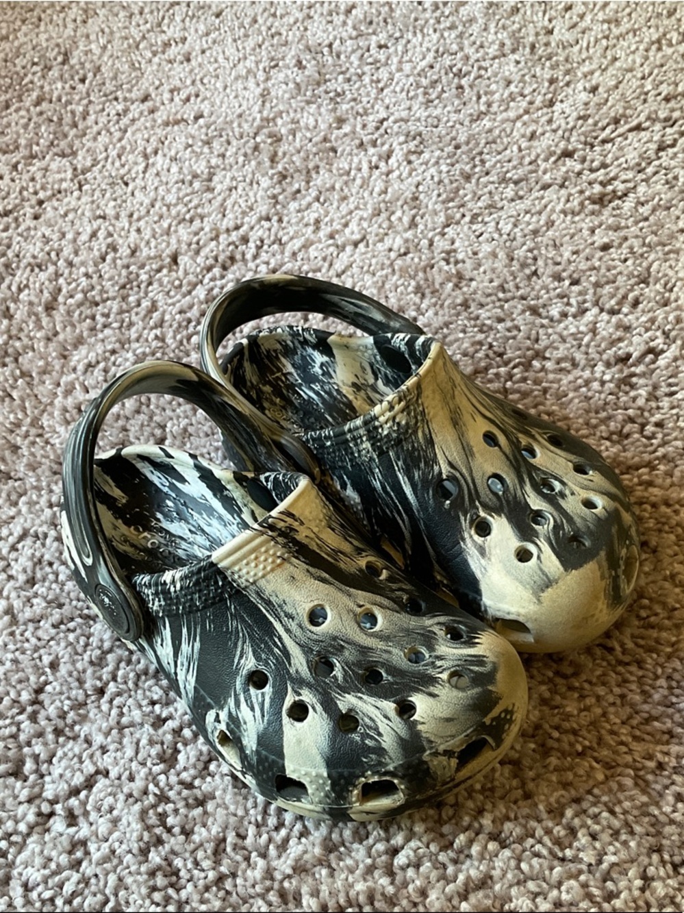 CROCS Kids Classic Swirl Clogs - Black & Cream, size 8